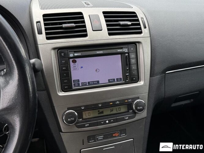 toyota Avensis 2011