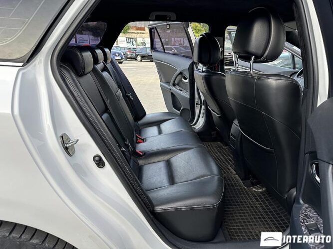 Toyota Avensis 42 toyota Avensis 2011
