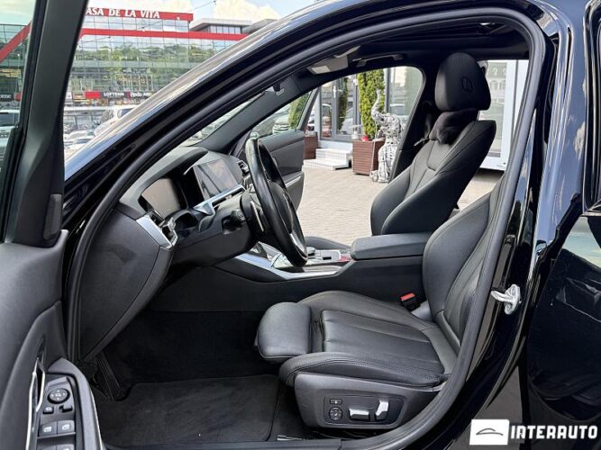 BMW 330 2021 doar la InterAuto