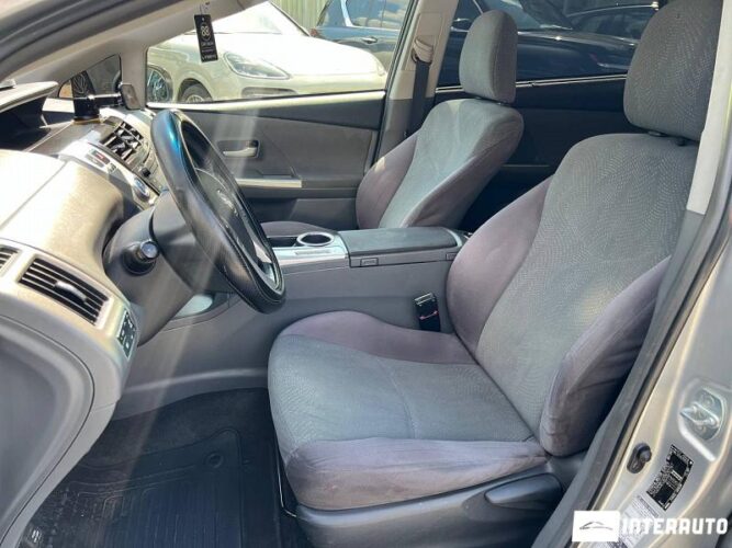 toyota Prius Plus / V 2012