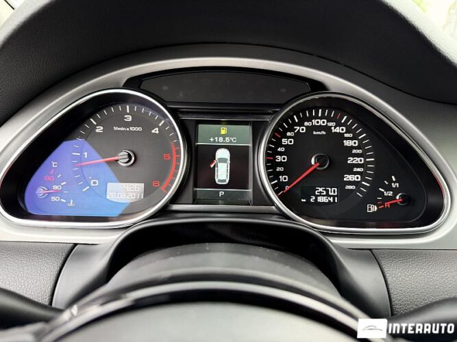 Audi Q7 46 audi Q7 2011