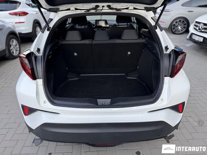 Toyota C-HR 35 toyota C-HR 2021