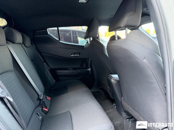 Toyota C-HR 48 toyota C-HR 2021