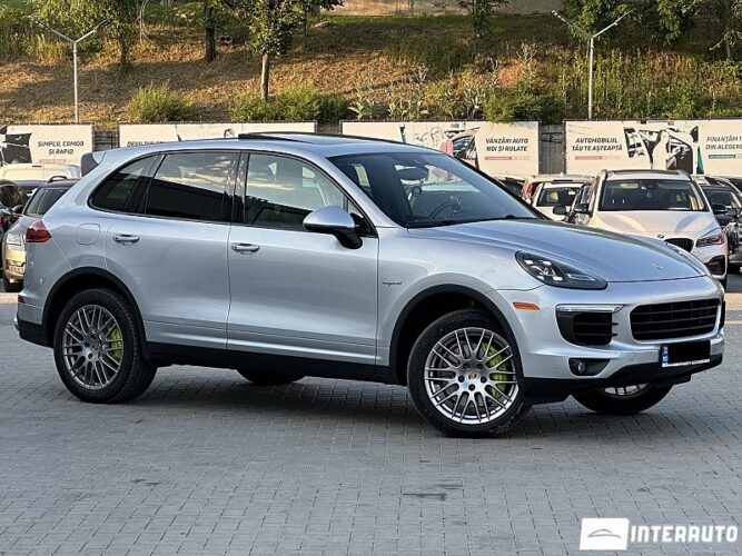 Porsche Cayenne S Hybrid 2014 doar la InterAuto