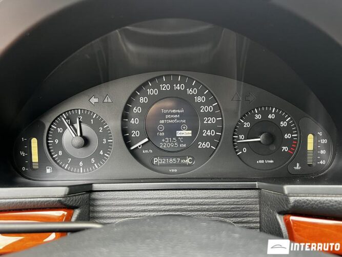 Mercedes E 200 36 mercedes E 200 2008