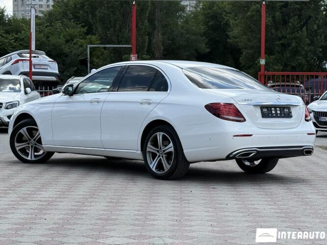Mercedes E 220 37 mercedes E 220 2018