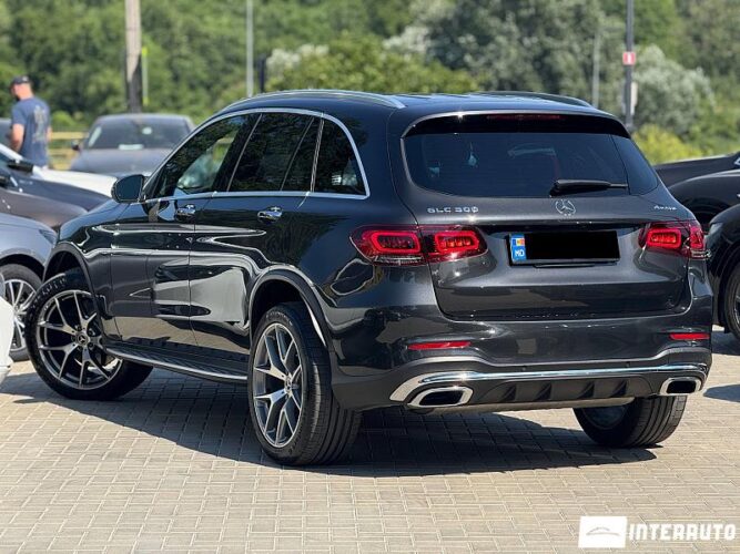 Mercedes GLC 300 2019 doar la InterAuto