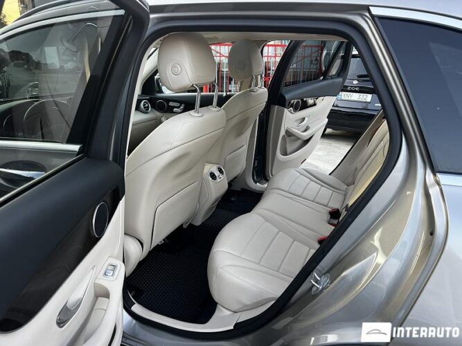 Mercedes GLC 350e 54 mercedes GLC 350e 2019