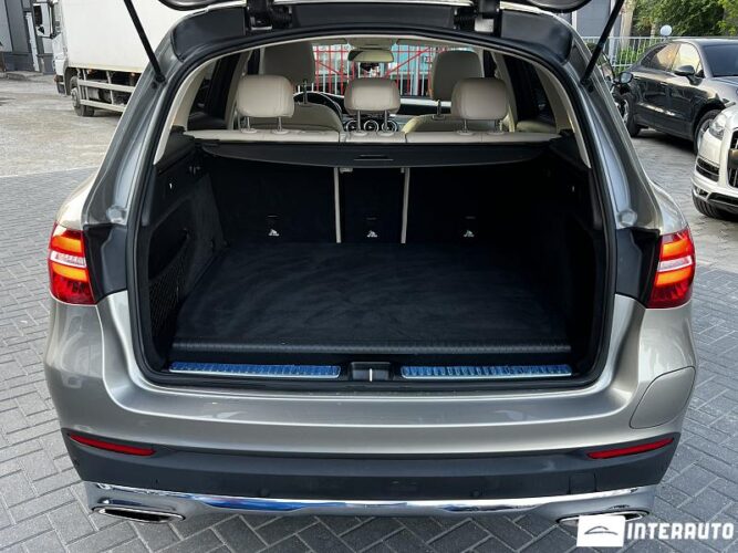 Mercedes GLC 350e 57 mercedes GLC 350e 2019
