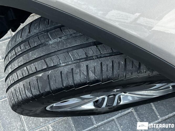 Mercedes GLC 350e 41 mercedes GLC 350e 2019