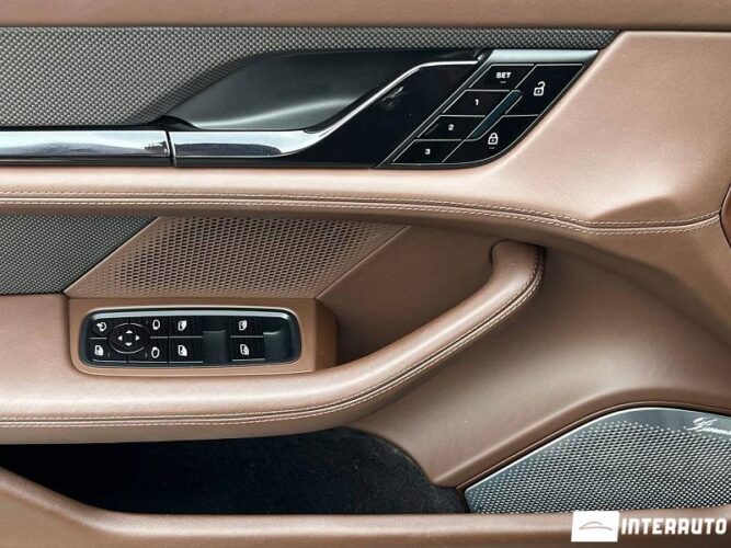 porsche Taycan Turbo S 2020