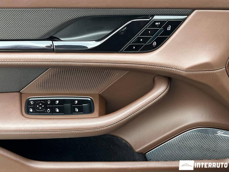 porsche Taycan Turbo S 2020
