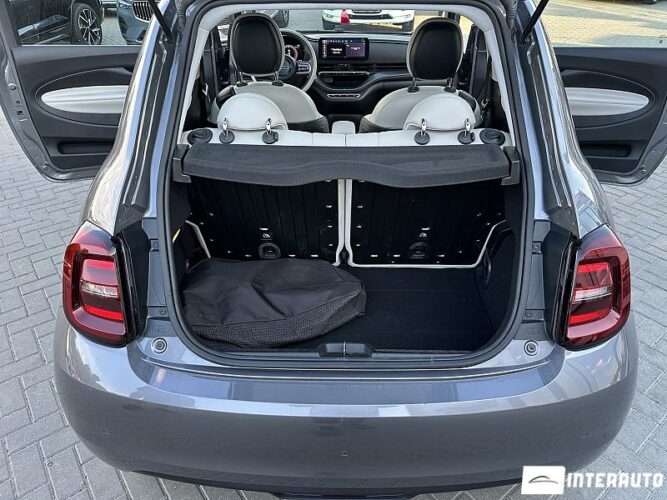 Fiat 500E 49 fiat 500E 2021