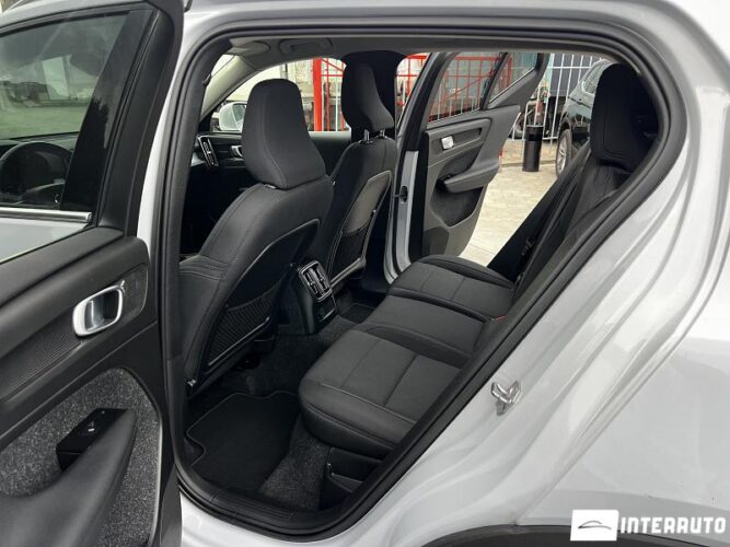 volvo XC 40 2021