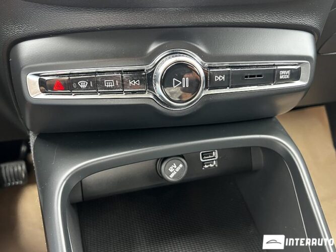 volvo XC 40 2021
