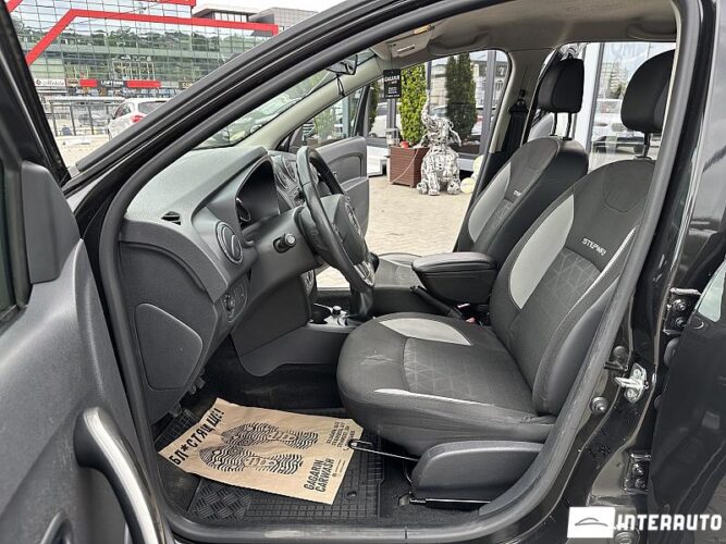 Dacia Sandero Stepway 33 dacia Sandero Stepway 2013