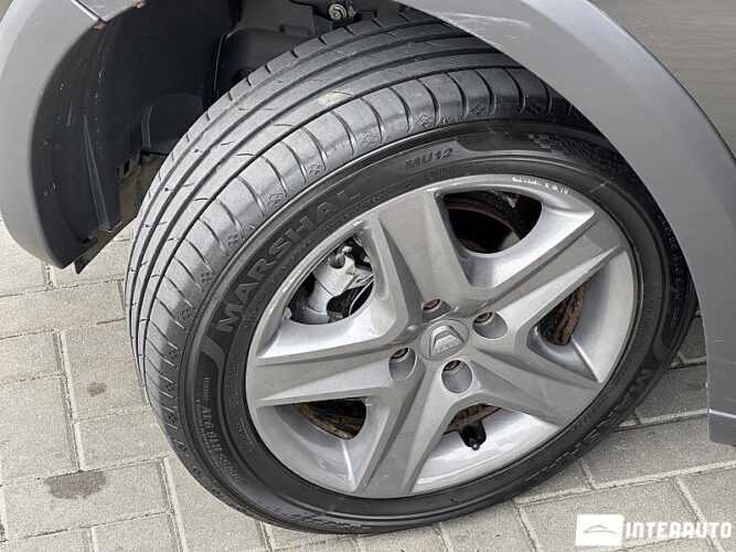 Dacia Sandero Stepway 44 dacia Sandero Stepway 2013