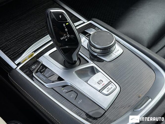 bmw 740 2021
