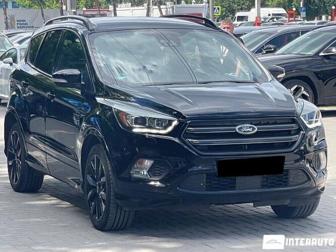 Ford Kuga 2017 doar la InterAuto