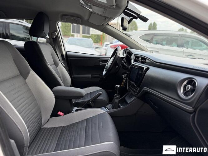 Toyota Auris 41 toyota Auris 2016