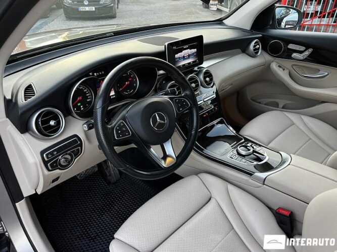 Mercedes GLC 350e 42 mercedes GLC 350e 2019