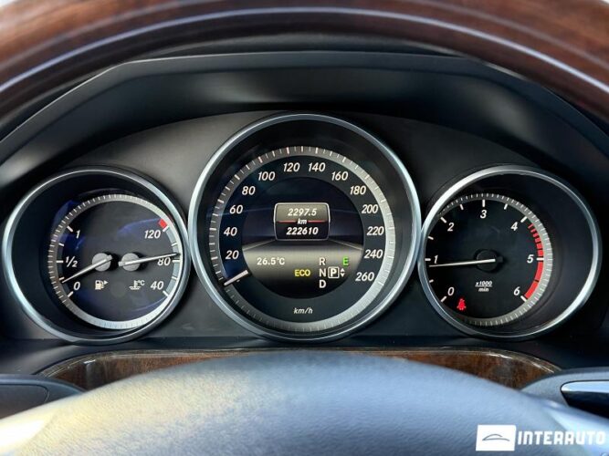 Mercedes E 220 43 mercedes E 220 2013