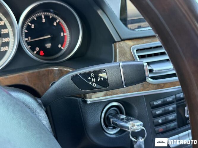 Mercedes E 220 42 mercedes E 220 2013