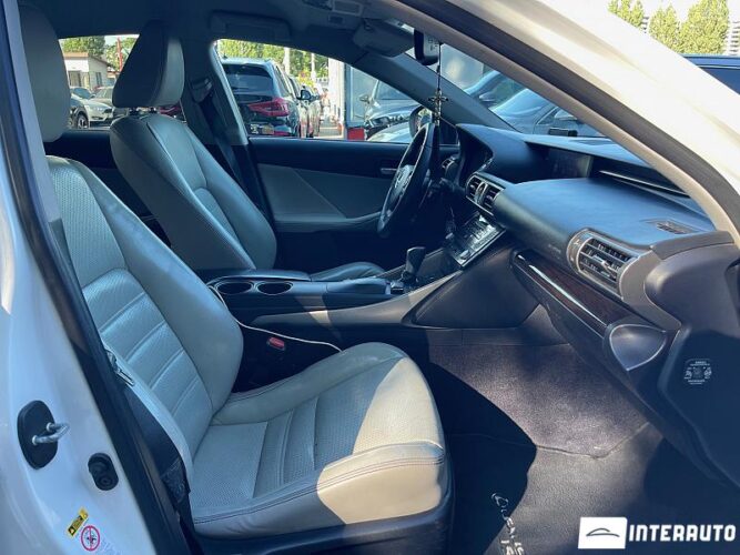 lexus IS 300h 2013