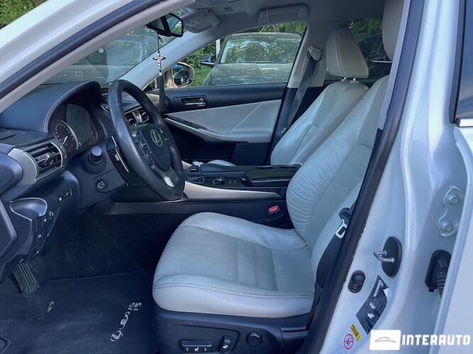 lexus IS 300h 2013