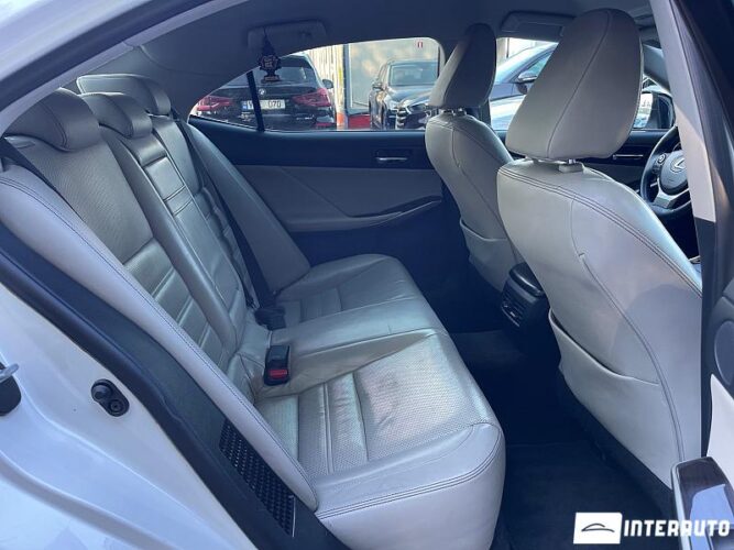 lexus IS 300h 2013