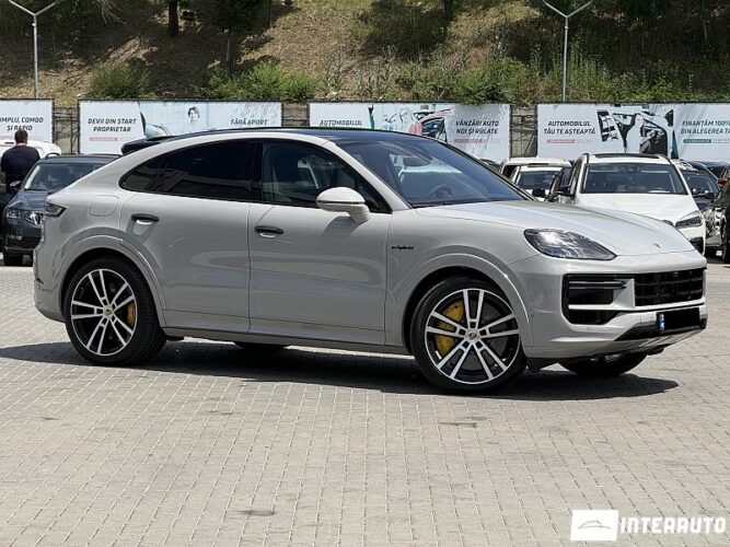 Porsche Cayenne Turbo E-Hybrid Coupe 2024 doar la InterAuto