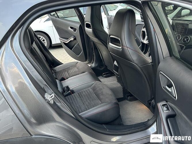 Mercedes GLA 180 44 mercedes GLA 180 2015