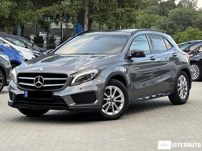 Mercedes GLA 180 32 mercedes GLA 180 2015
