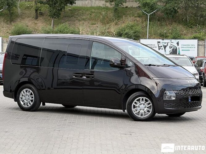 Hyundai Staria 2023 doar la InterAuto