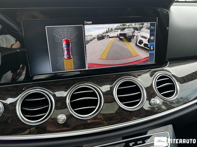 Mercedes E 300 46 mercedes E 300 2016