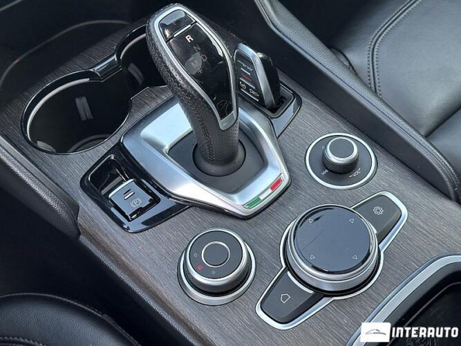 alfa romeo Giulia 2021