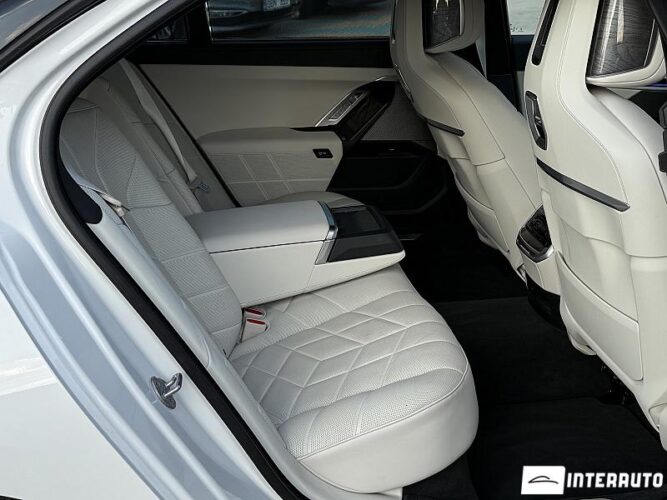 bmw 750e XDrive 2024