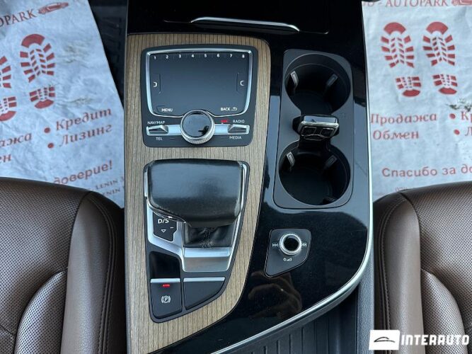 Audi Q7 47 audi Q7 2017