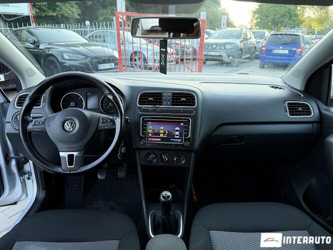 Volkswagen Polo 38 volkswagen Polo 2011