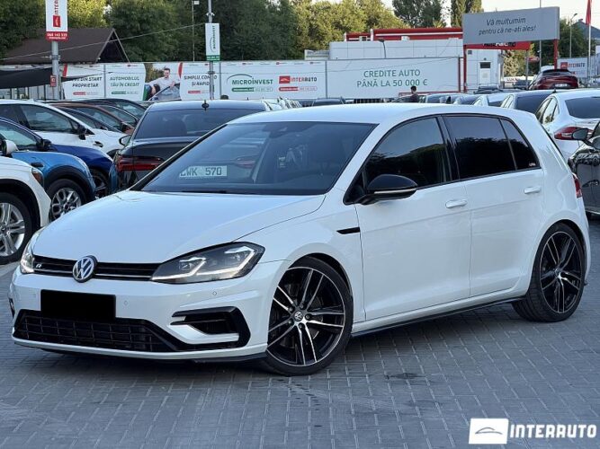 Volkswagen Golf R 2018 doar la InterAuto