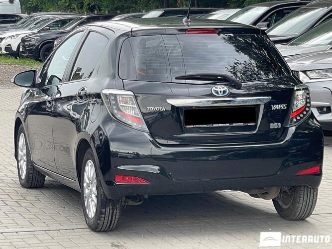 Toyota Yaris 33 toyota Yaris 2012