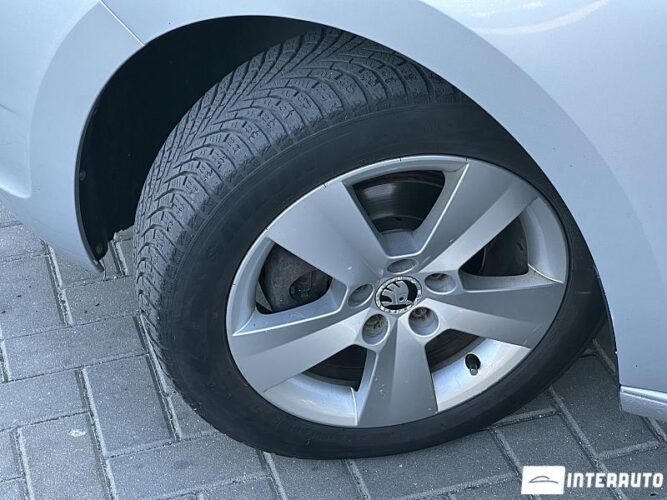 Skoda Rapid 47 skoda Rapid 2015