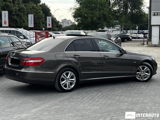 Mercedes E 220 31 mercedes E 220 2010