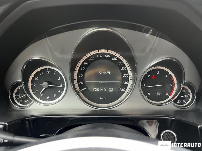 Mercedes E 220 38 mercedes E 220 2010