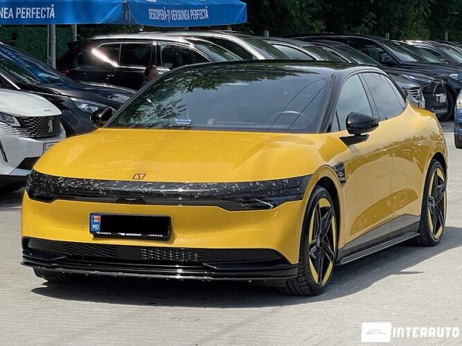 Zeekr 7X 2024 doar la InterAuto
