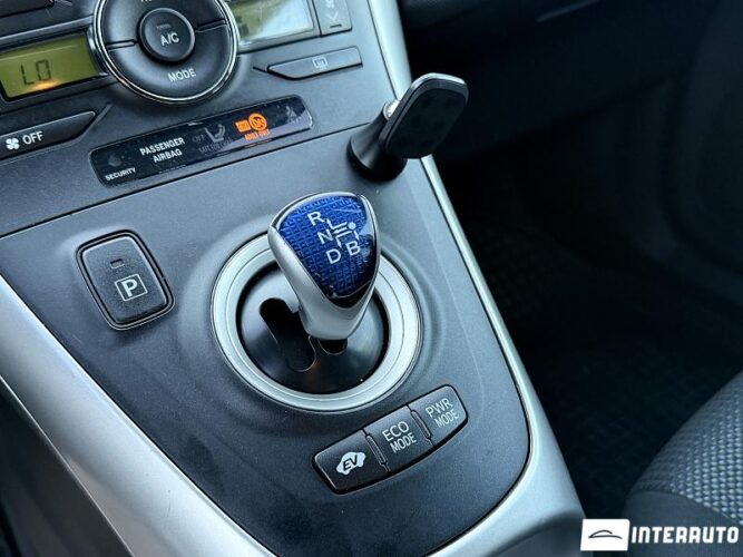 Toyota Auris 38 toyota Auris 2011