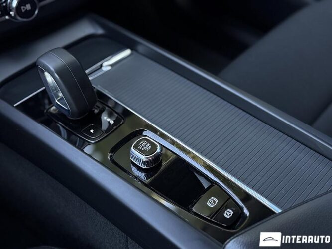 volvo XC 60 2021