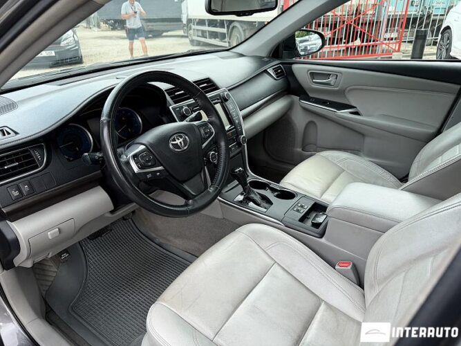toyota Camry 2016