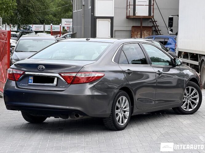toyota Camry 2016
