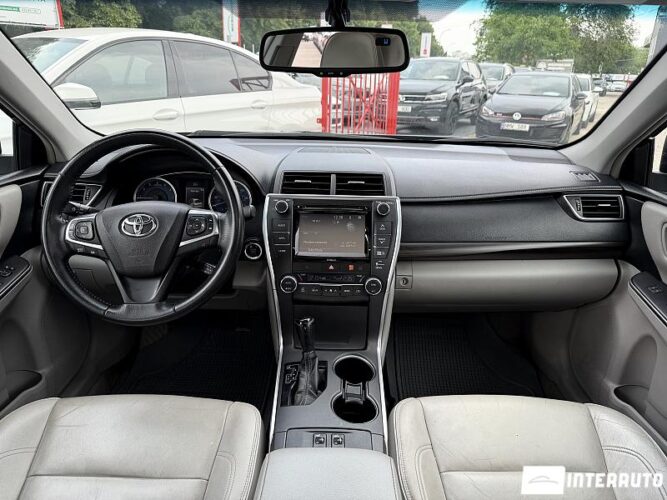 toyota Camry 2016